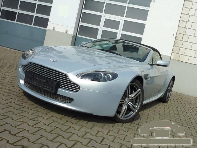 LHD ASTON MARTIN V8
